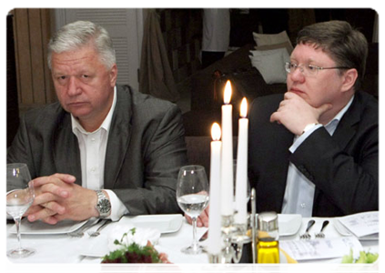 Mikhail Shmakov, Chairman of the Federation of Independent Russian Trade Unions, and Andrei Isayev, Deputy Secretary for Campaign Work of the Presidium of the United Russia Party’s General Council and Chairman of the State Duma’s Committee on Labour and Social Policy|12 may, 2011|13:53