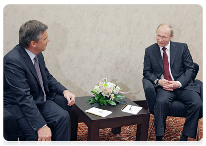 Prime Minister Vladimir Putin meeting with International Ice Hockey Federation President Rene Fasel|13 may, 2011|15:38