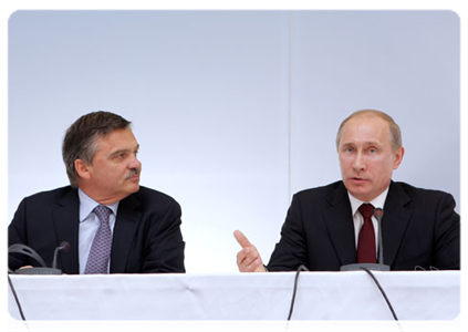 Председатель Правительства Российской Федерации В.В.Путин встретился в Братиславе с представителями СМИ|13 мая, 2011|16:59