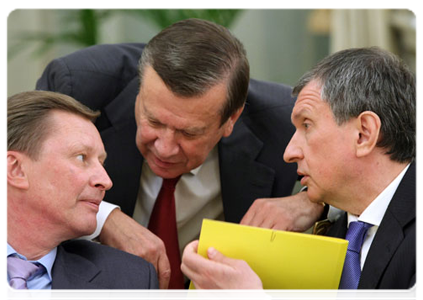 Deputy Prime Minister Sergei Ivanov,  First Deputy Prime Minister Viktor Zubkov  and Deputy Prime Minister Igor Sechin among the attendees of the Government Presidium meeting|17 may, 2011|21:41