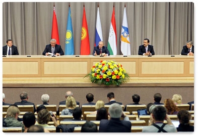 Prime Minister Vladimir Putin is joined by his Belarusian and Kazakhstani counterparts for a news conference following the meetings of the EurAsEC Interstate Council and the Supreme Body of the Customs Union