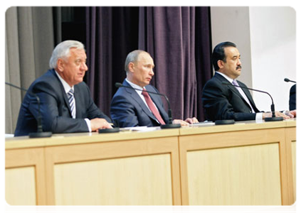 Vladimir Putin with his Belarusian and Kazakhstani counterparts during a news conference following the meetings of the EurAsEC Interstate Council and the Supreme Body of the Customs Union|19 may, 2011|22:08