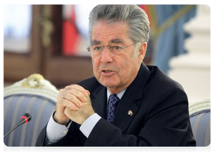 Federal President of the Republic of Austria, Dr Heinz Fischer at a meeting with the Prime Minister Vladimir Putin|20 may, 2011|15:53