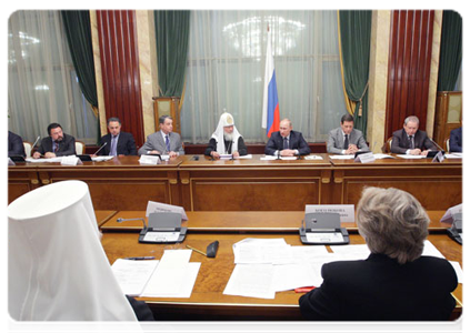 Prime Minister Vladimir Putin holds a meeting of the Russian organising committee for the Day of Slavic Literature and Culture|20 may, 2011|17:51