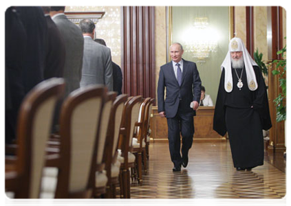 Prime Minister Vladimir Putin and Patriarch of Moscow and All Russia Kirill before the meeting of the Russian organising committee for the Day of Slavic Literature and Culture|20 may, 2011|17:51