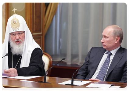 Prime Minister Vladimir Putin and Patriarch of Moscow and All Russia Kirill before the meeting of the Russian organising committee for the Day of Slavic Literature and Culture|20 may, 2011|17:51