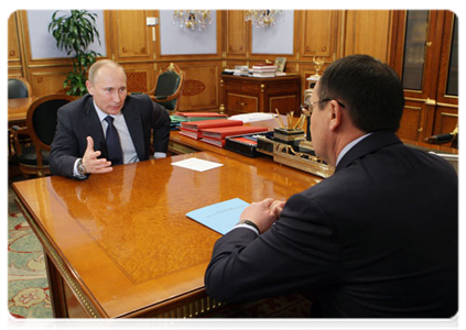 Prime Minister Putin holds a meeting with Federation Council member Nikolai Fyodorov|20 may, 2011|19:07