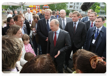 Prime Minister Vladimir Putin inspecting courtyards and talking to local residents during a working visit to Pskov|23 may, 2011|20:50