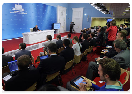 Prime Minister Vladimir Putin holds a video conference to present the Strategic Initiatives Agency|25 may, 2011|15:03