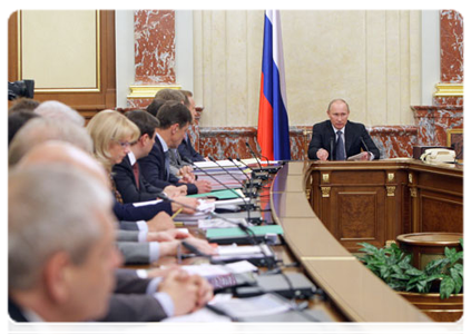 Prime Minister Vladimir Putin chairs a Government meeting|26 may, 2011|18:53