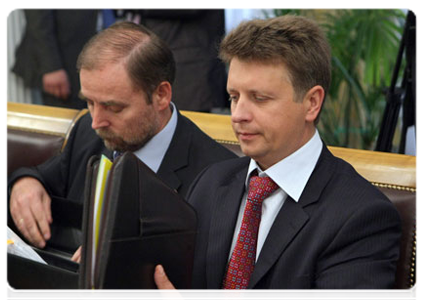 Maxim Sokolov, director of the Government Department of Industry and Infrastructure and Anatoly Golomolzin, deputy head of the Federal Antimonopoly Service (FAS), at a meeting on taxation in the gas industry|27 may, 2011|16:15