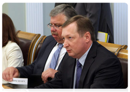 Deputy Energy Minister Sergei Kudryashov and head of the Federal Customs Service, Andrei Belyaninov at a meeting on taxation in the gas industry|27 may, 2011|16:15