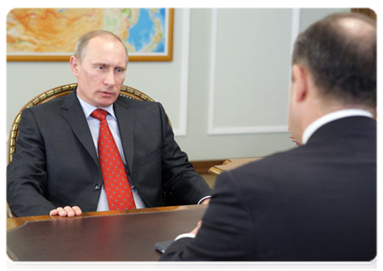 Prime Minister Vladimir Putin meets with Sergei Frank, general director of the state shipping company Sovcomflot|3 may, 2011|11:31