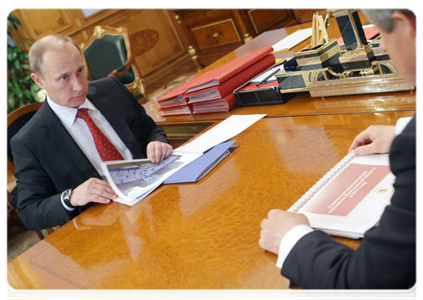 Prime Minister Vladimir Putin at a meeting with Yaroslavl Region Governor Sergei Vakhrukov|3 may, 2011|13:02