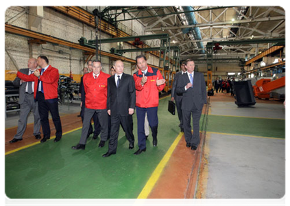 Prime Minister Vladimir Putin visits the Tverskoy Ekskavator plant|30 may, 2011|17:09