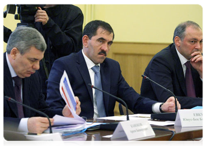 Ingush leader Yunus-Bek Yevkurov at a meeting of the government commission on the socio-economic development of the North Caucasus Federal District|4 may, 2011|17:55