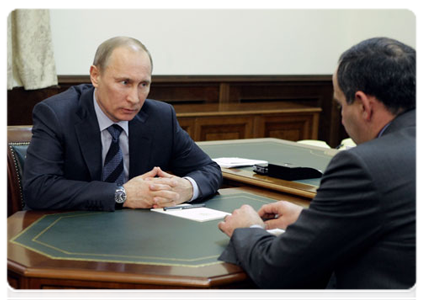 Prime Minister Vladimir Putin holds a meeting with Rashid Temrezov, head of the Karachayevo-Circassian Republic|4 may, 2011|19:39