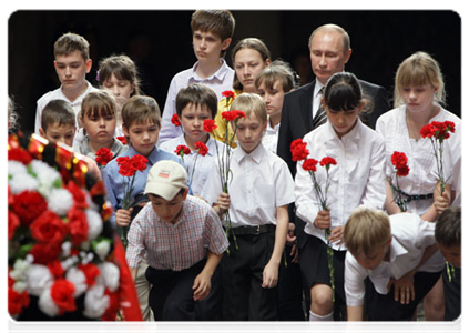 Prime Minister Vladimir Putin tours the Battle of Stalingrad open-air state memorial museum|6 may, 2011|17:19