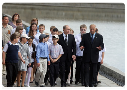 Prime Minister Vladimir Putin tours the Battle of Stalingrad open-air state memorial museum|6 may, 2011|17:20