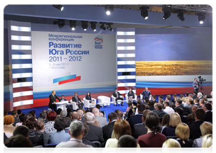 Prime Minister Vladimir Putin attends United Russia’s interregional conference titled “Strategies for the Socio-Economic Development of Southern Russia up to 2020. The 2011-2012 Programme”|6 may, 2011|18:38