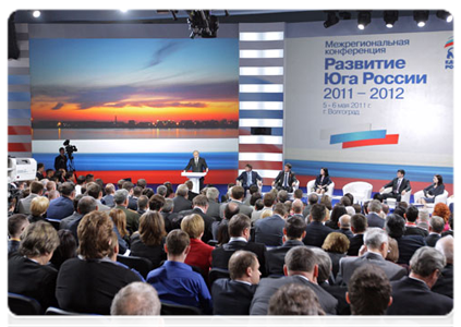 Prime Minister Vladimir Putin attends United Russia’s interregional conference titled “Strategies for the Socio-Economic Development of Southern Russia up to 2020. The 2011-2012 Programme”|6 may, 2011|18:38