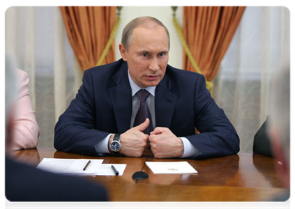 В.В.Путин провёл встречу с членами координационного совета ОНФ|7 мая, 2011|19:13