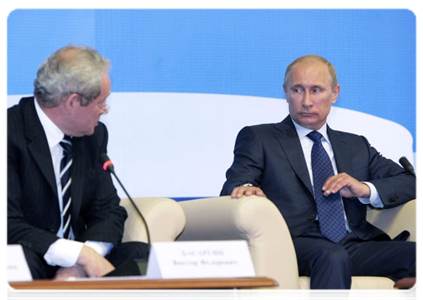 Prime Minister Vladimir Putin at the session of the Second National Forum of Rural Communities|10 june, 2011|18:27