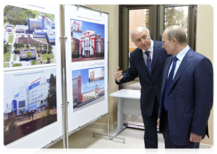 Prime Minister Vladimir Putin at the National Culture Institute, a branch of the Nikolai Ogarev State University of Mordovia|10 june, 2011|20:32