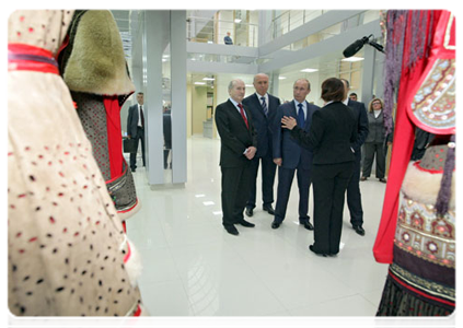 Prime Minister Vladimir Putin at the National Culture Institute, a branch of the Nikolai Ogarev State University of Mordovia|10 june, 2011|20:32