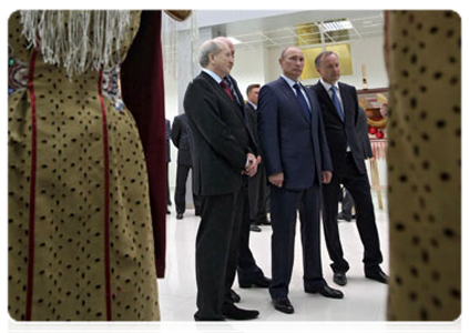 Prime Minister Vladimir Putin at the National Culture Institute, a branch of the Nikolai Ogarev State University of Mordovia|10 june, 2011|20:32