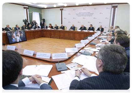 Prime Minister Vladimir Putin holds a meeting of the steering committee charged with organising the celebrations of the 1,000th anniversary of the unification of the Mordovian and Russian peoples|10 june, 2011|20:53