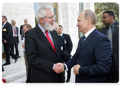 Prime Minister Vladimir Putin meets with International Labour Organisation General Director Juan Somavia during his working visit to Switzerland|15 june, 2011|13:21