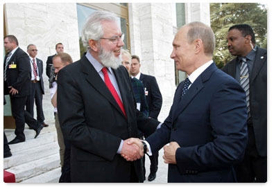 Prime Minister Vladimir Putin meets with International Labour Organisation General Director Juan Somavia during his working visit to Switzerland