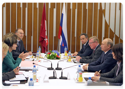 Председатель Правительства Российской Федерации В.В.Путин встретился с Президентом Швейцарской Конфедерации Мишлин Кальми-Ре|15 июня, 2011|18:18