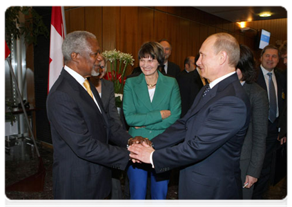 After completing talks with Swiss President Micheline Calmy-Rey, Prime Minister Vladimir Putin met with former UN Secretary General Kofi Annan|15 june, 2011|20:29