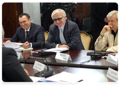 Nikolai Fyodrov, director of the Institute for Socio-Economic and Political Research, Alexander Shokhin, leader of the Russian Union of Industrialists and Entrepreneurs, and Vyacheslav Lysakov, head of the coordinating council of the Freedom of Choice motorists association|16 june, 2011|15:55