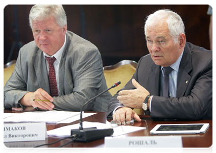 Mikhail Shmakov, chair of the Federation of Independent Trade Unions, and Leonid Roshal, president of the non-profit partnership Natsionalnaya Meditsinskaya Palata|16 june, 2011|15:55