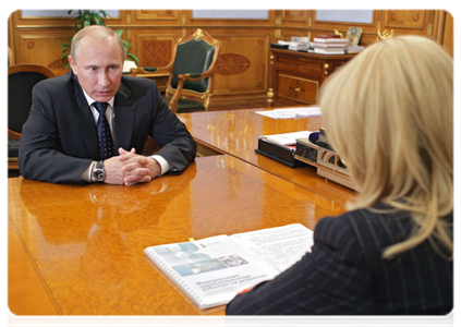 Prime Minister Vladimir Putin at a meeting with Minister of Healthcare and Social Development Tatyana Golikova|17 june, 2011|12:08