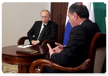 Prime Minister Vladimir Putin meets with Abkhazian Prime Minister Sergei Shamba|2 june, 2011|15:03