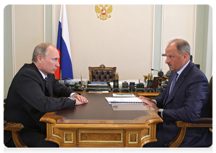 Prime Minister Vladimir Putin at a meeting with Vnesheconombank Chairman Vladimir Dmitriyev|20 june, 2011|12:29