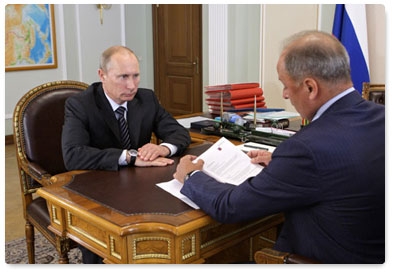 Prime Minister Vladimir Putin holds meeting with Vnesheconombank Chairman Vladimir Dmitriyev