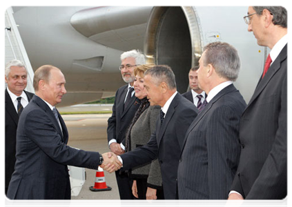 Prime Minister Vladimir Putin arrives in France|21 june, 2011|08:48