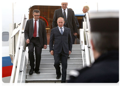 Prime Minister Vladimir Putin arrives in France|21 june, 2011|08:48