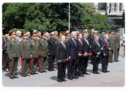 Prime Minister Vladimir Putin participates in a wreath-laying ceremony at the Tomb of the Unknown Soldier dedicated to the 70th anniversary of the start of the Great Patriotic War|22 june, 2011|13:45