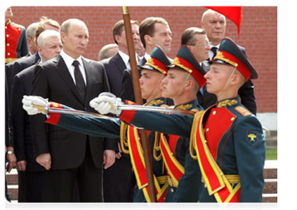 Prime Minister Vladimir Putin participates in a wreath-laying ceremony at the Tomb of the Unknown Soldier dedicated to the 70th anniversary of the start of the Great Patriotic War|22 june, 2011|13:45