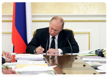 Prime Minister Vladimir Putin at the Government Presidium meeting|22 june, 2011|15:35