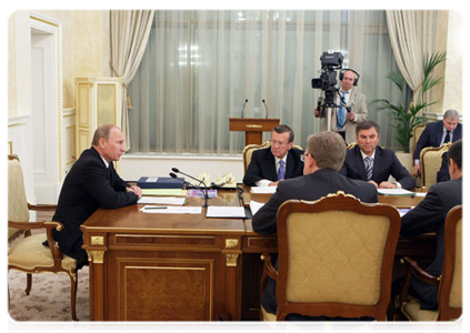 Prime Minister Vladimir Putin at the Government Presidium meeting|22 june, 2011|15:35