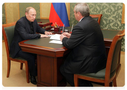 Prime Minister Vladimir Putin meeting with Rostov Region Governor Vasily Golubev|23 june, 2011|20:20