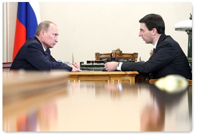 Prime Minister Vladimir Putin meets with Minister of Communications and Mass Media Igor Shchegolev