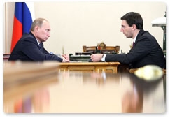 Prime Minister Vladimir Putin meets with Minister of Communications and Mass Media Igor Shchegolev